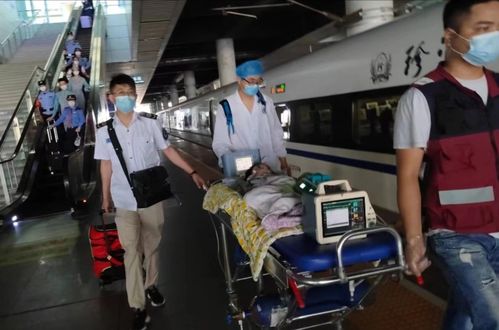 广平县高铁转运公司